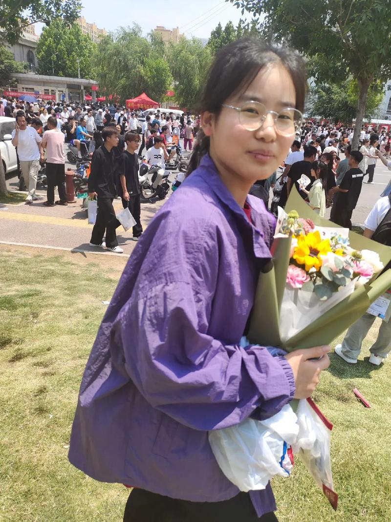 请假陪女儿高考被开,请假陪孩子高考